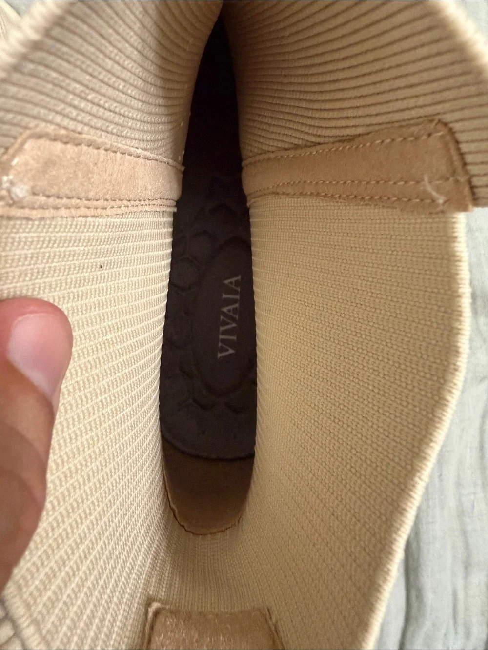Vivaia beige Everly boot water repellent chunky heel size 39/8